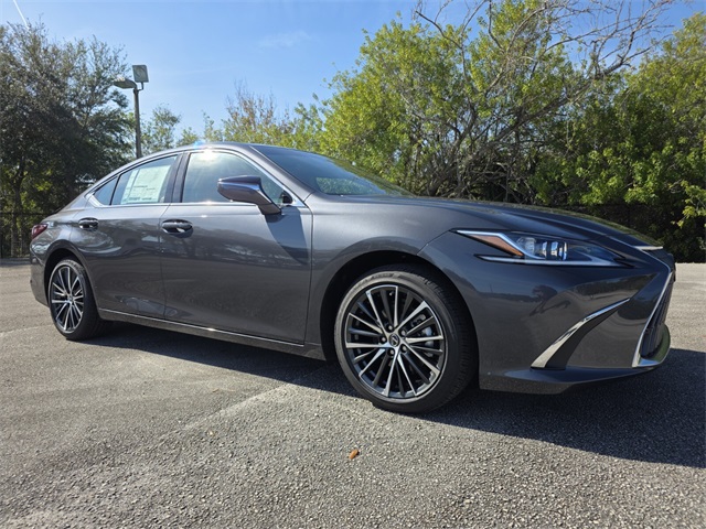 2025 Lexus ES 350's photo