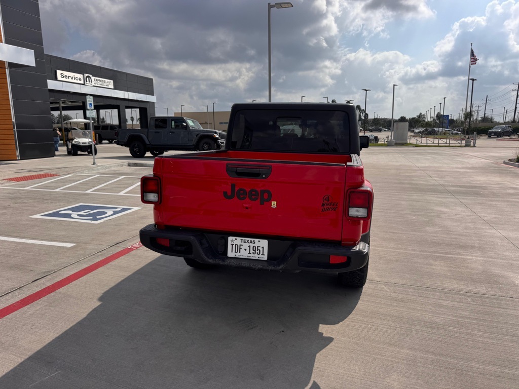 2023 Jeep Gladiator Willys photo 4
