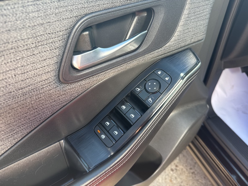 2022 Nissan Rogue SV photo 22