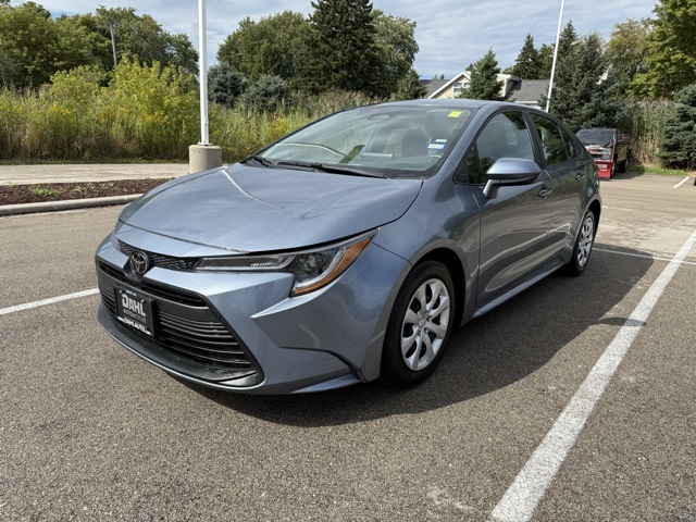 2024 Toyota Corolla LE photo 2