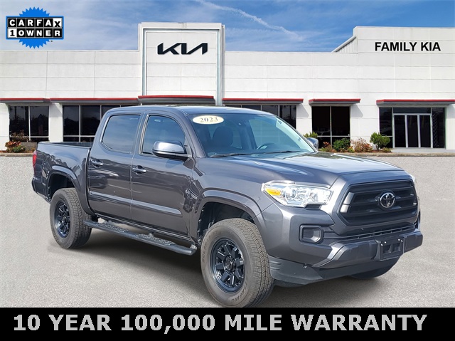 2023 Toyota Tacoma SR's photo