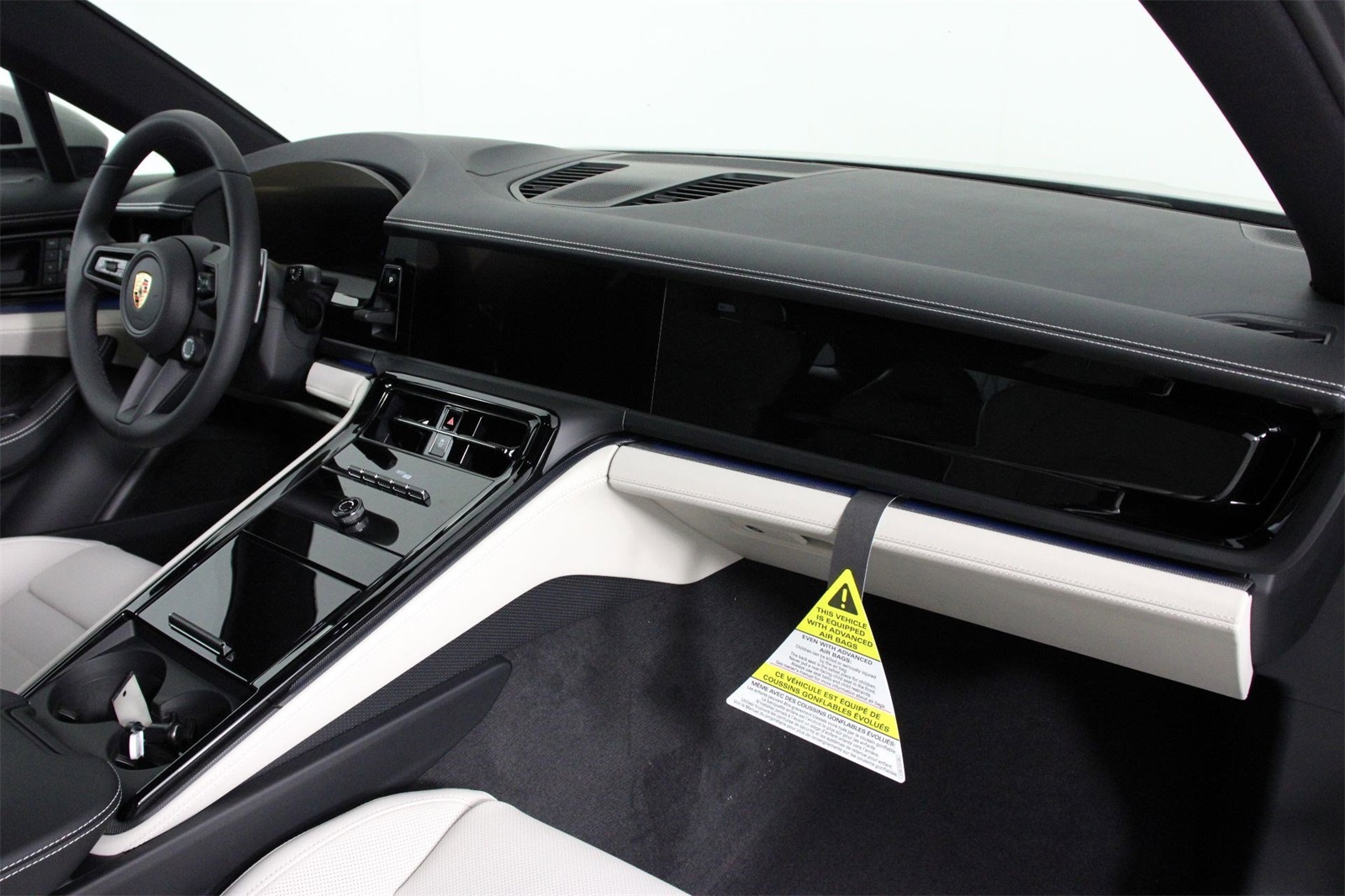 2025 Porsche Panamera 4 photo 15