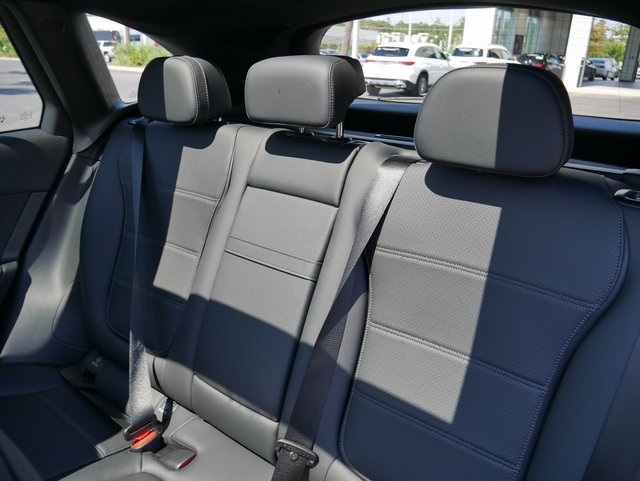 2026 Mercedes Benz GLC 300 photo 18