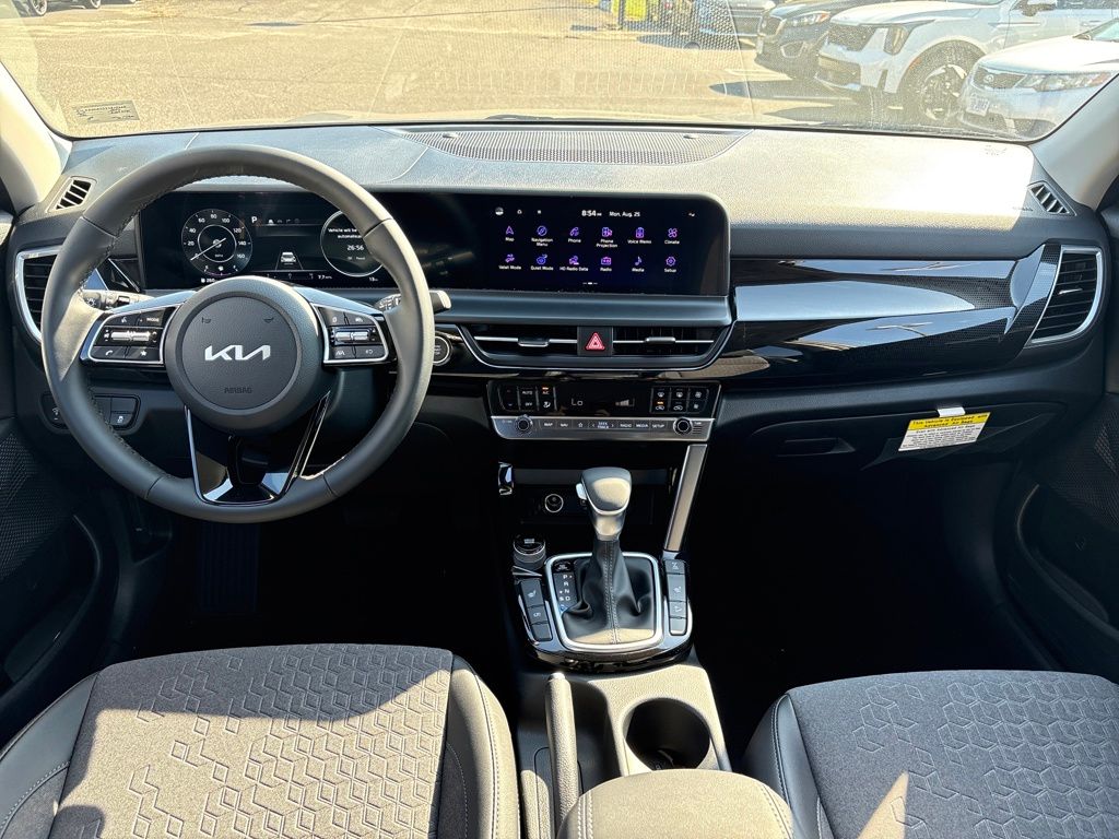 2025 Kia Seltos X-Line photo 21