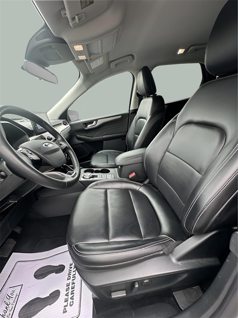 2022 Ford Escape SEL photo 9