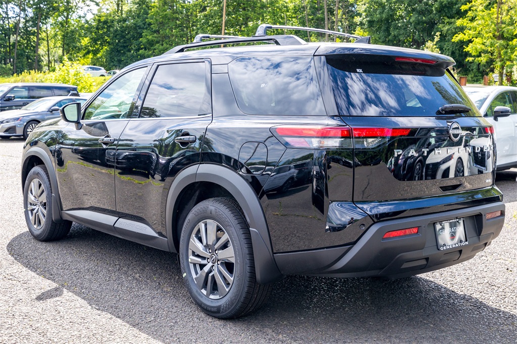 2025 Nissan Pathfinder SV photo 7