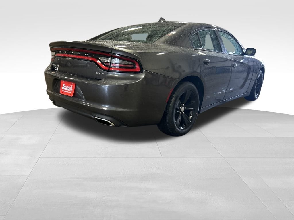 2017 Dodge Charger SXT photo 5