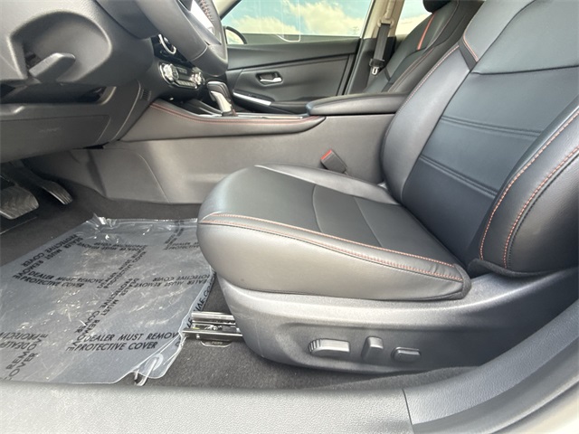 2025 Nissan Sentra SR photo 12