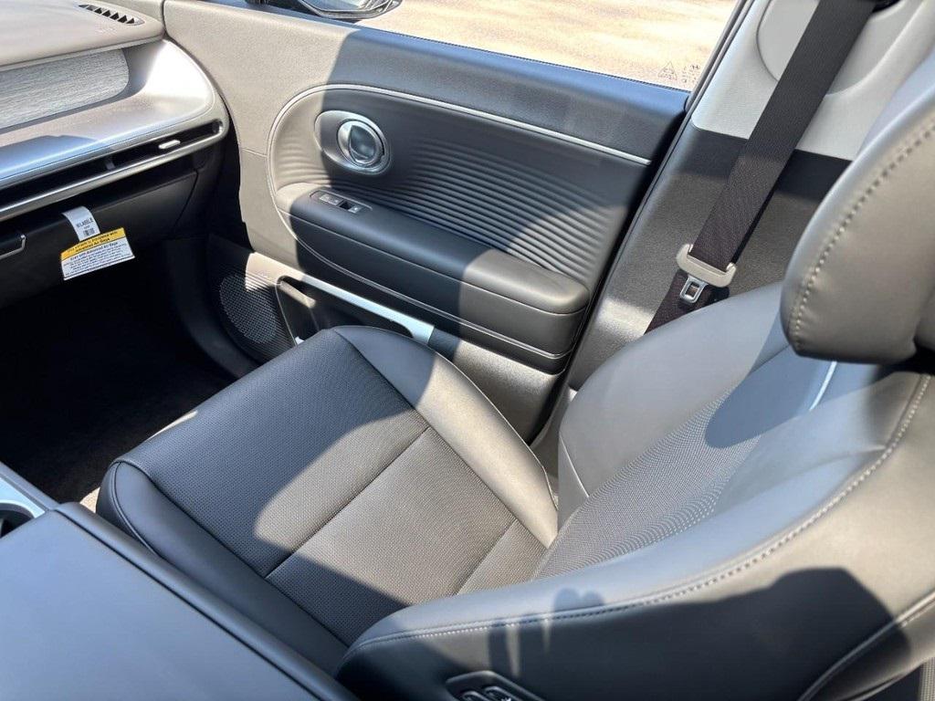 2026 Hyundai Ioniq Limited photo 11