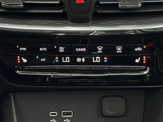 2026 Buick Encore GX Avenir photo 21