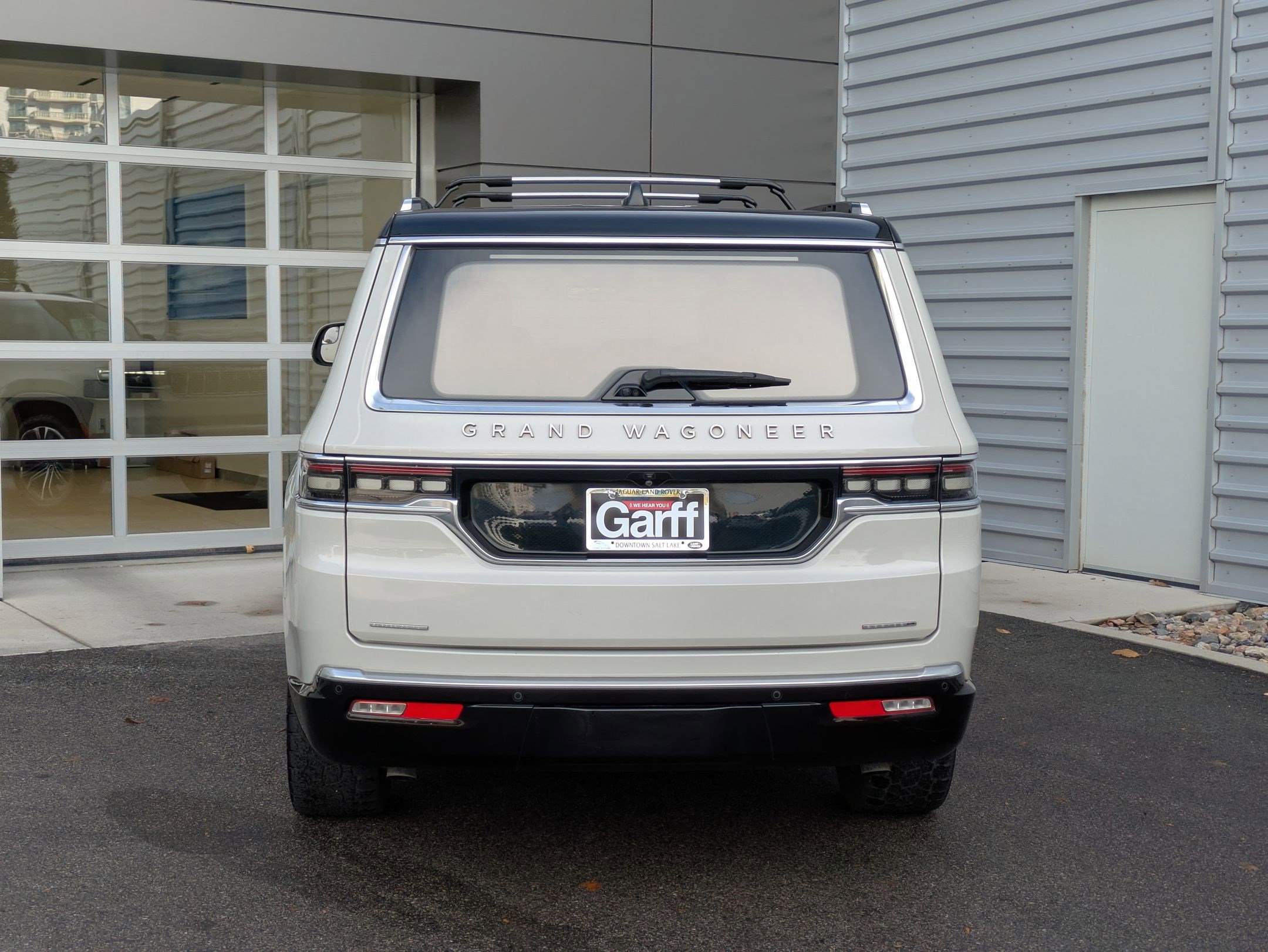 2022 Jeep Grand Wagoneer III photo 4