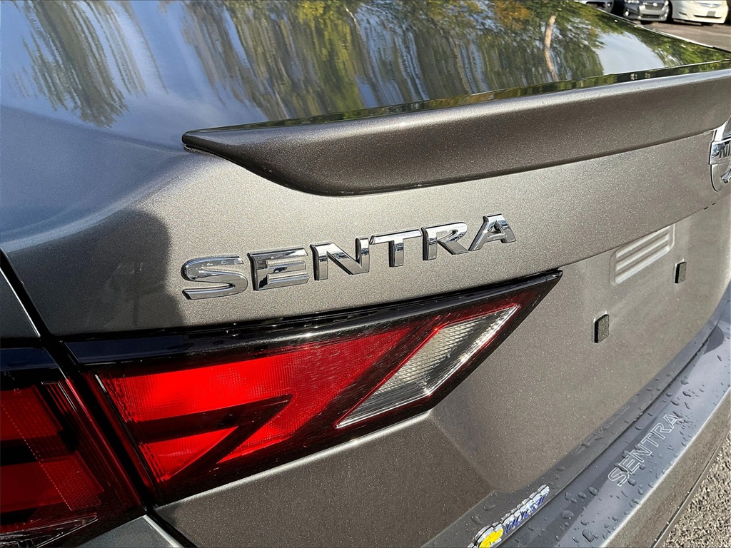 2022 Nissan Sentra SR photo 26
