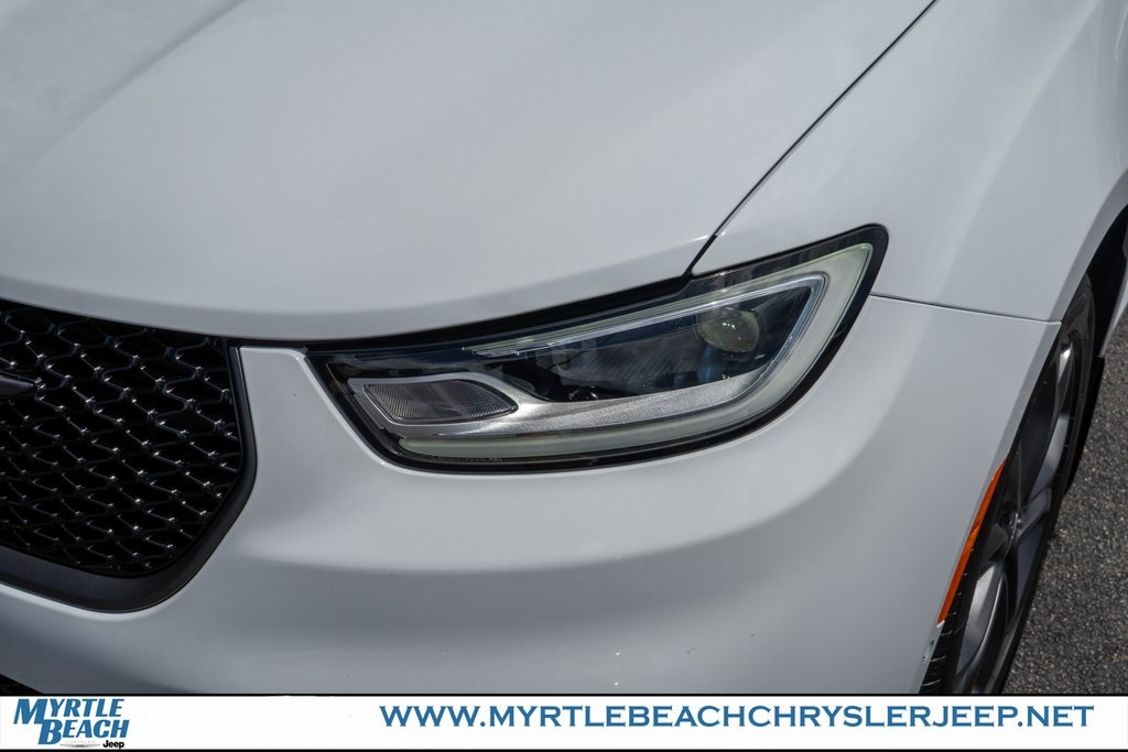 2026 Chrysler Pacifica photo 9