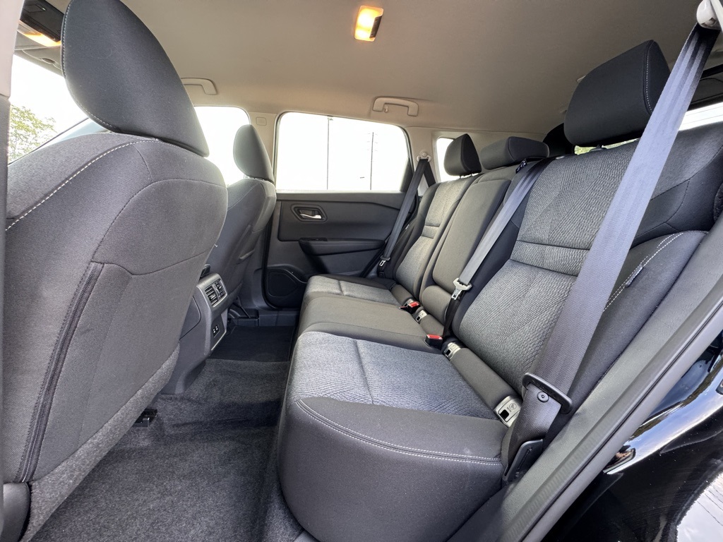 2024 Nissan Rogue SV photo 24