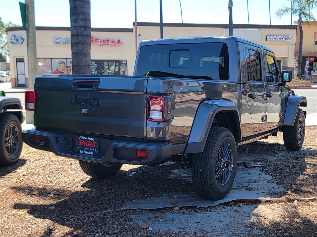 2025 Jeep Gladiator Sport S photo 4