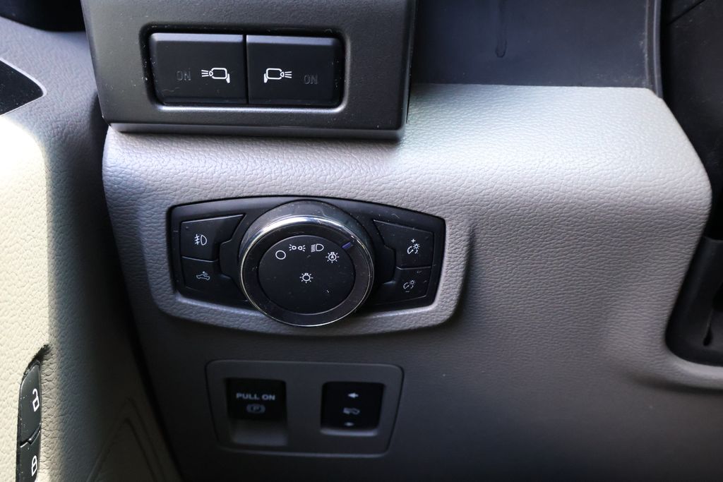 2018 Ford F-150 XLT photo 32