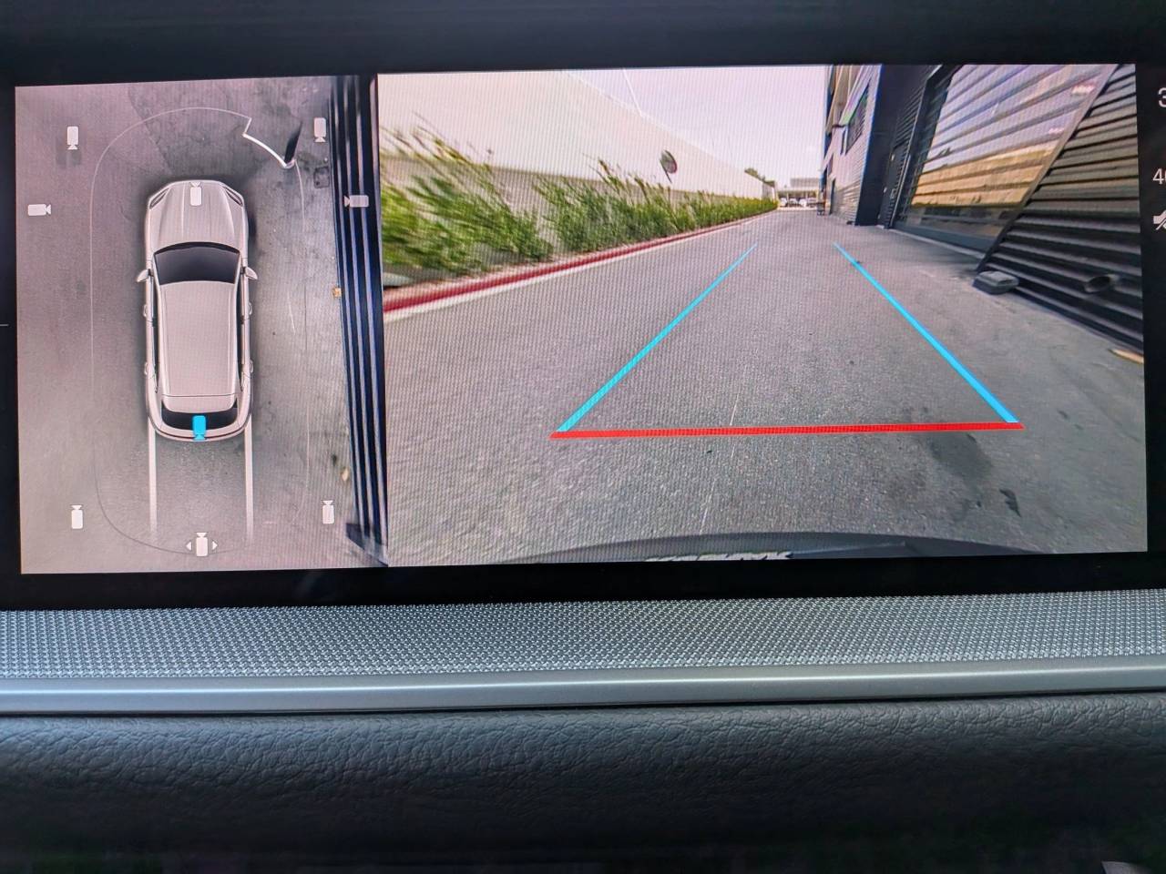 2025 Porsche Cayenne Base photo 18