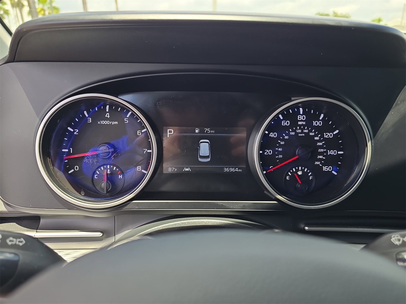 2024 Kia Carnival LX photo 26