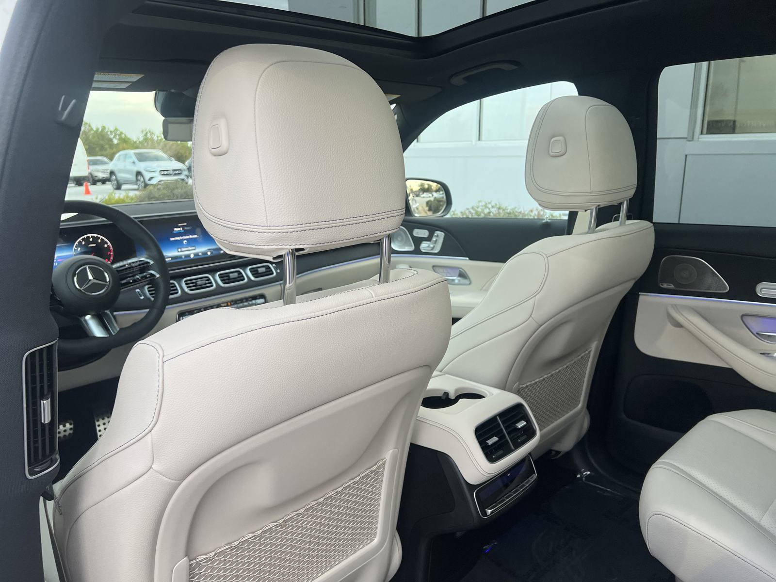 2025 Mercedes Benz GLS 450 4MATIC photo 16