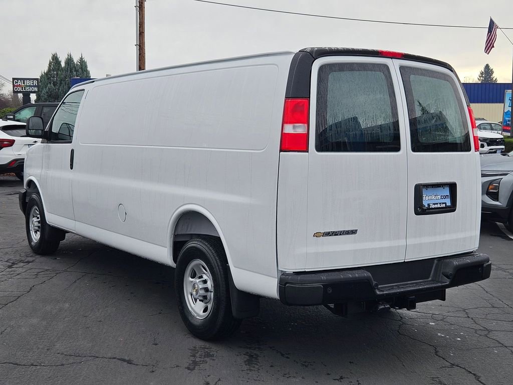 2025 Chevrolet Express Cargo 2500 photo 3