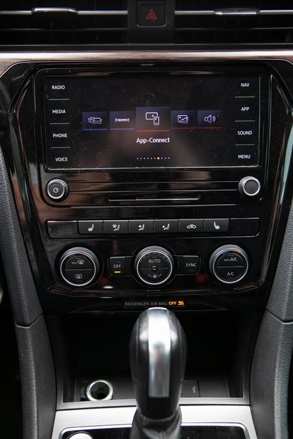 2022 Volkswagen Passat 2.0T Limited photo 29