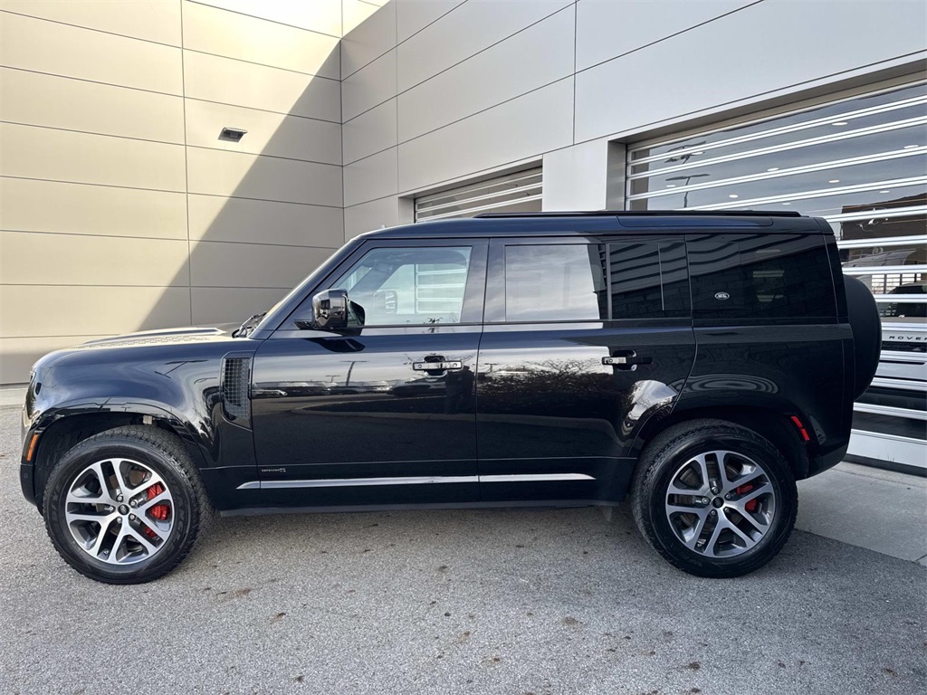 2020 Land Rover Defender 110 photo 2