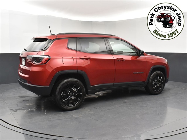 2025 Jeep Compass North Edition Latitude photo 3