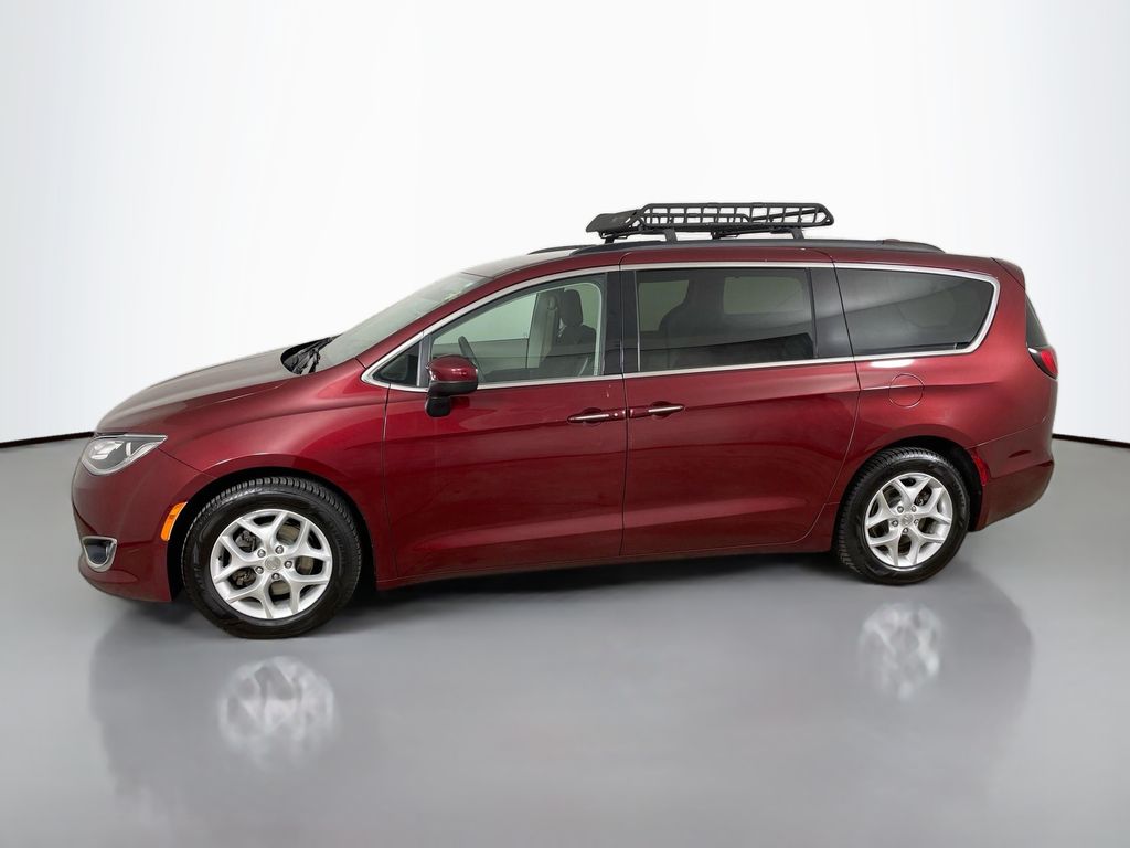 2017 Chrysler Pacifica Touring L photo 4