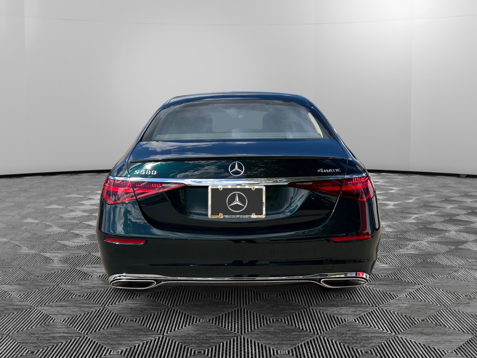 2026 Mercedes Benz S 580 4MATIC photo 4