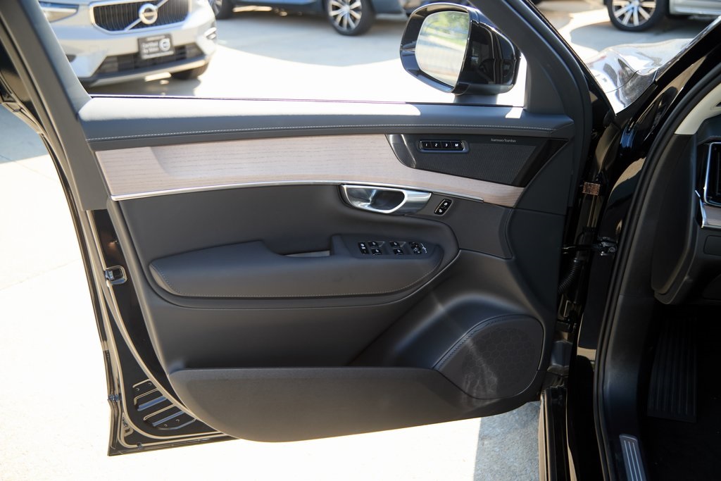 2026 VOLVO XC90 - Image 11