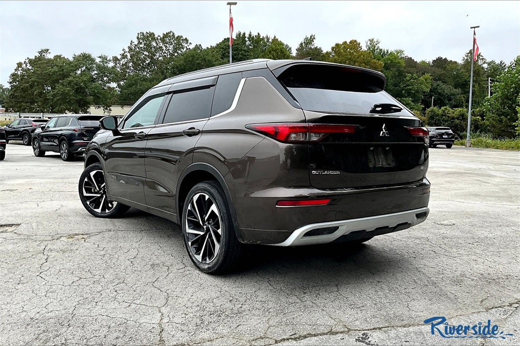 2024 Mitsubishi Outlander SEL photo 6