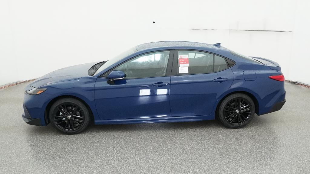 2025 Toyota Camry SE photo 9
