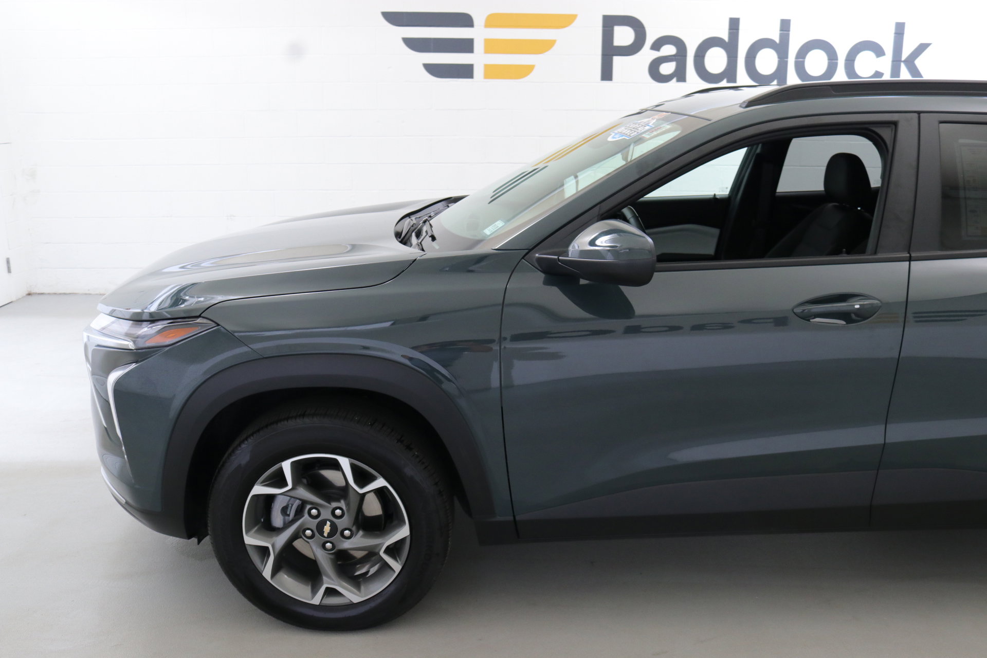 2025 Chevrolet Trax LT photo 2