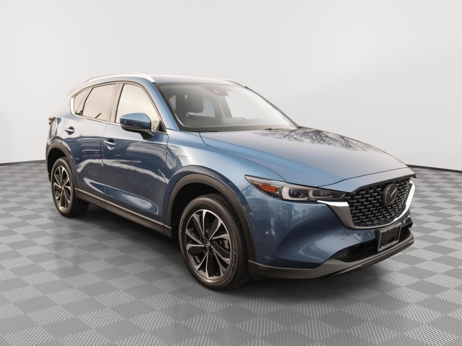 2023 Mazda CX-5 S Premium package's photo