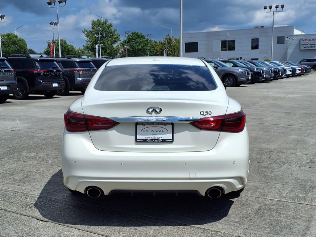 2022 Infiniti Q50 LUXE photo 7