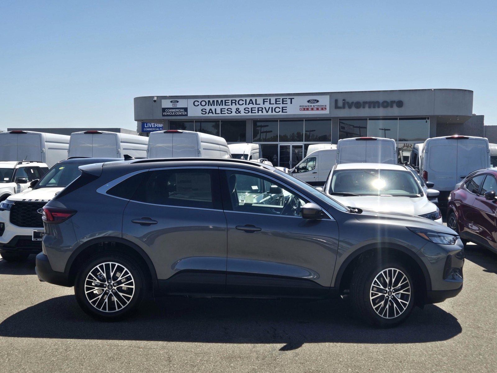 2025 Ford Escape Base photo 2