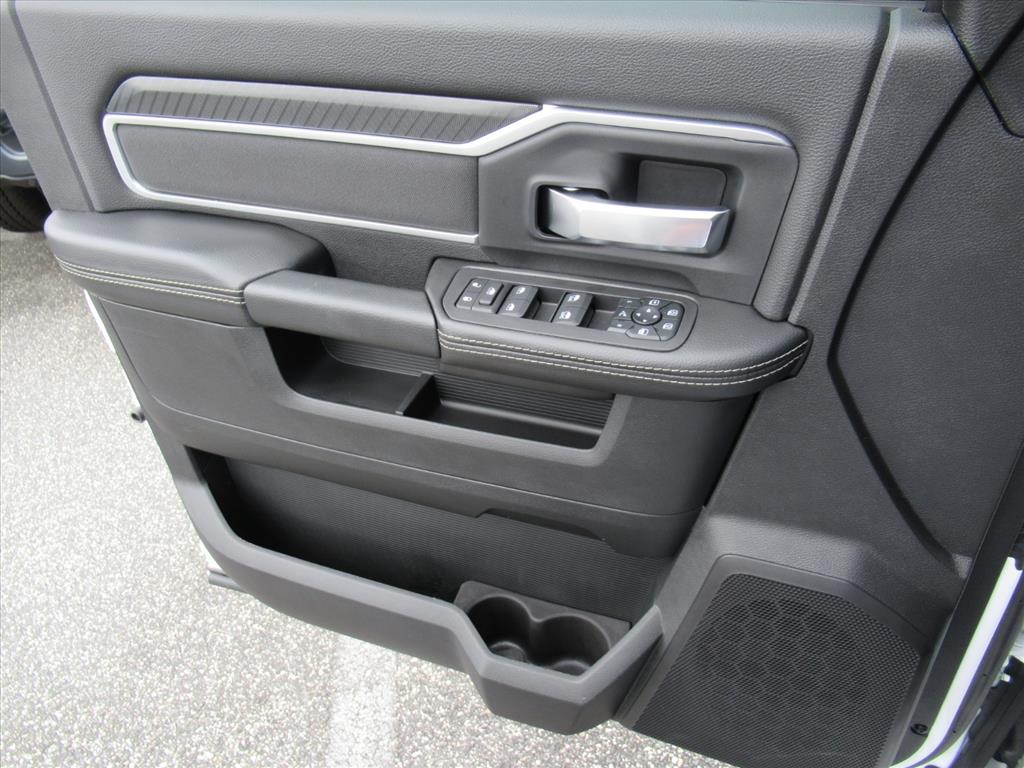 2026 Ram 2500 Big Horn photo 28