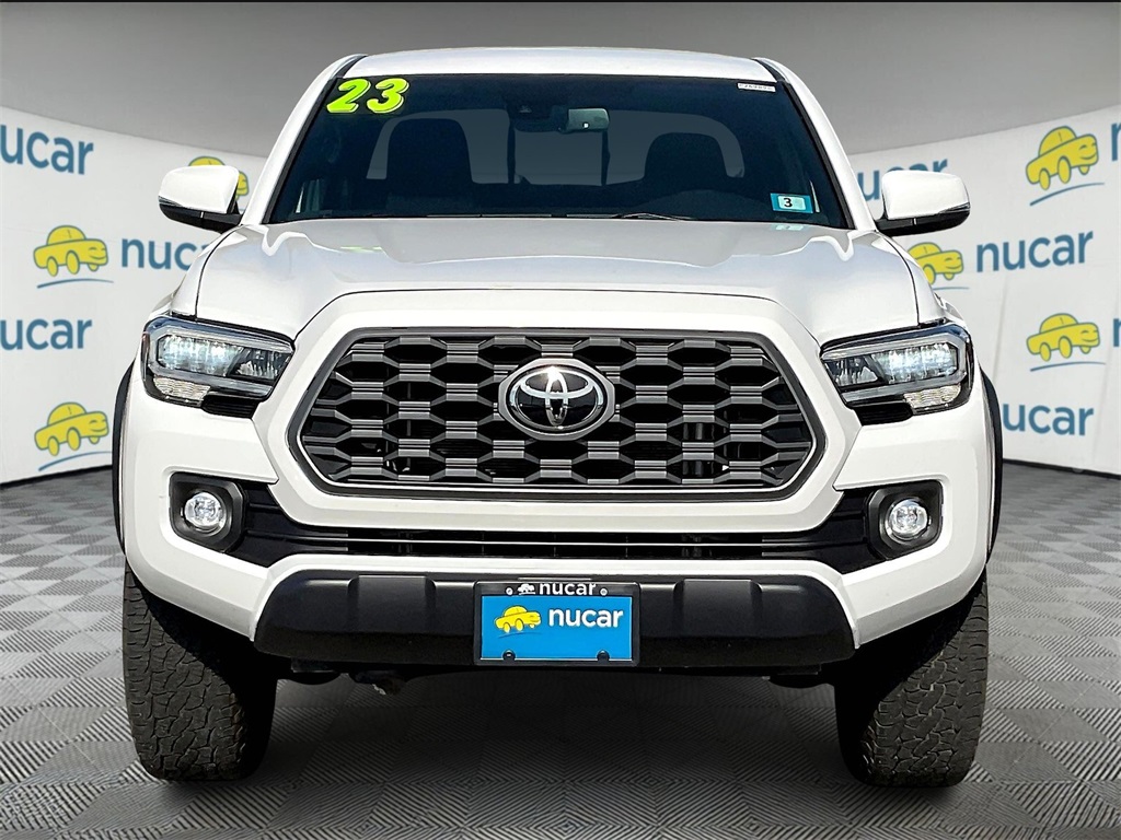 2023 Toyota Tacoma TRD Off-Road photo 2