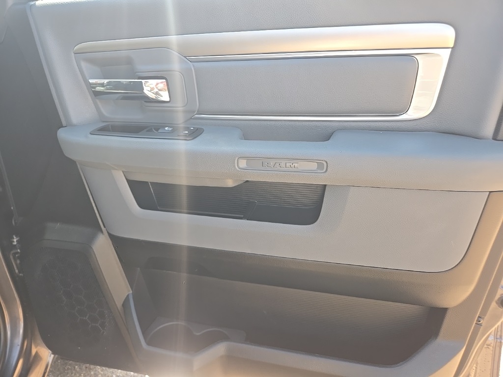 2019 Ram 1500 Classic Warlock photo 21