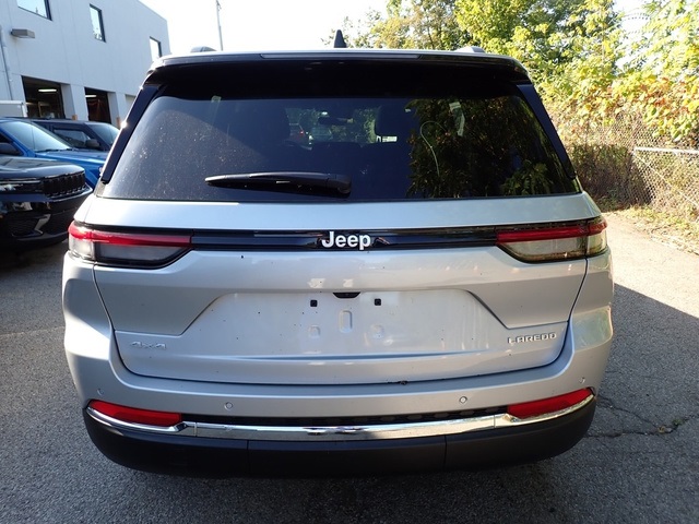 2025 Jeep Grand Cherokee Laredo X photo 3