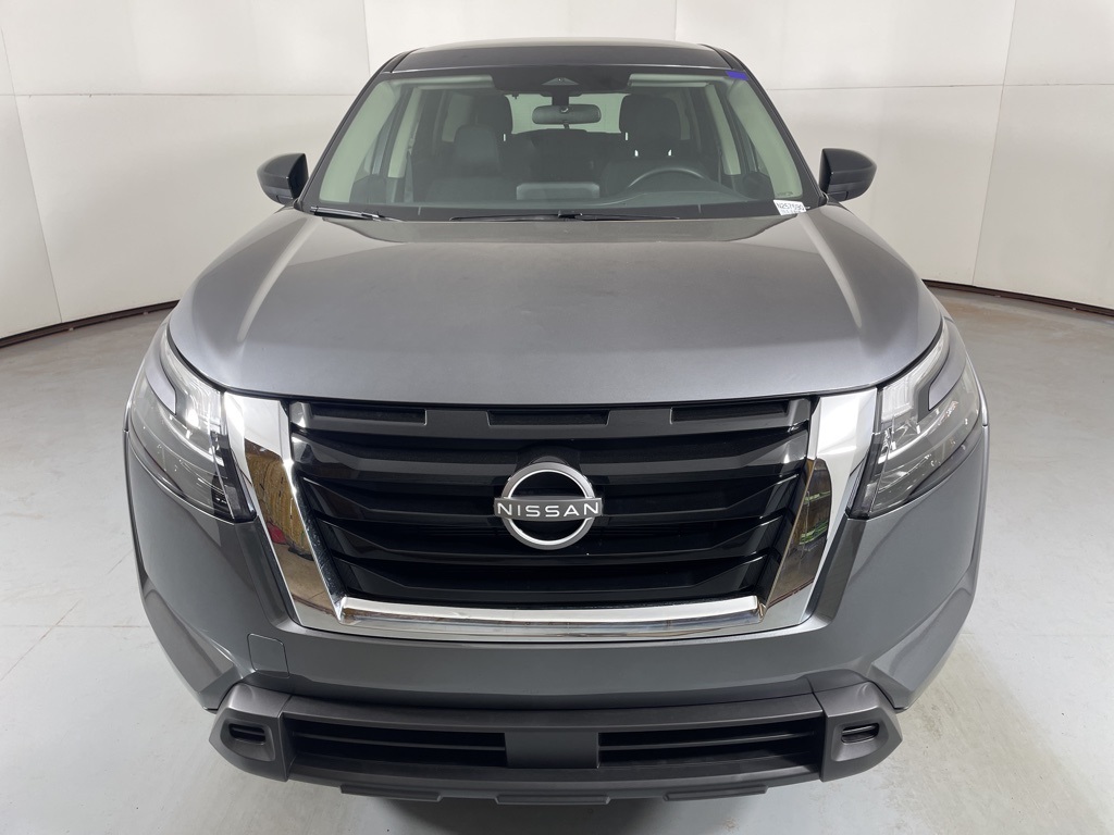2025 Nissan Pathfinder S photo 3