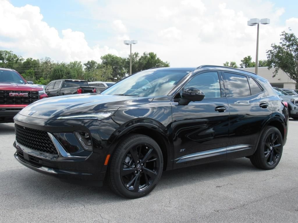 2025 Buick Envision Sport Touring photo 3