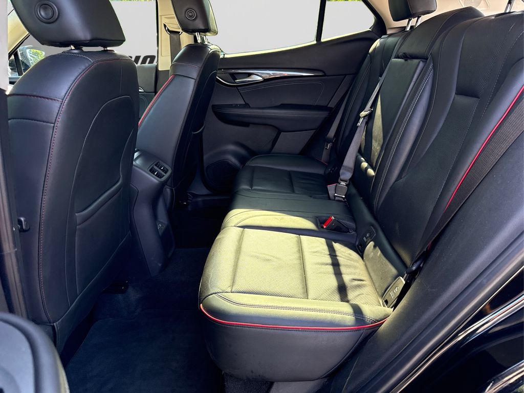 2022 Buick Envision Essence photo 10