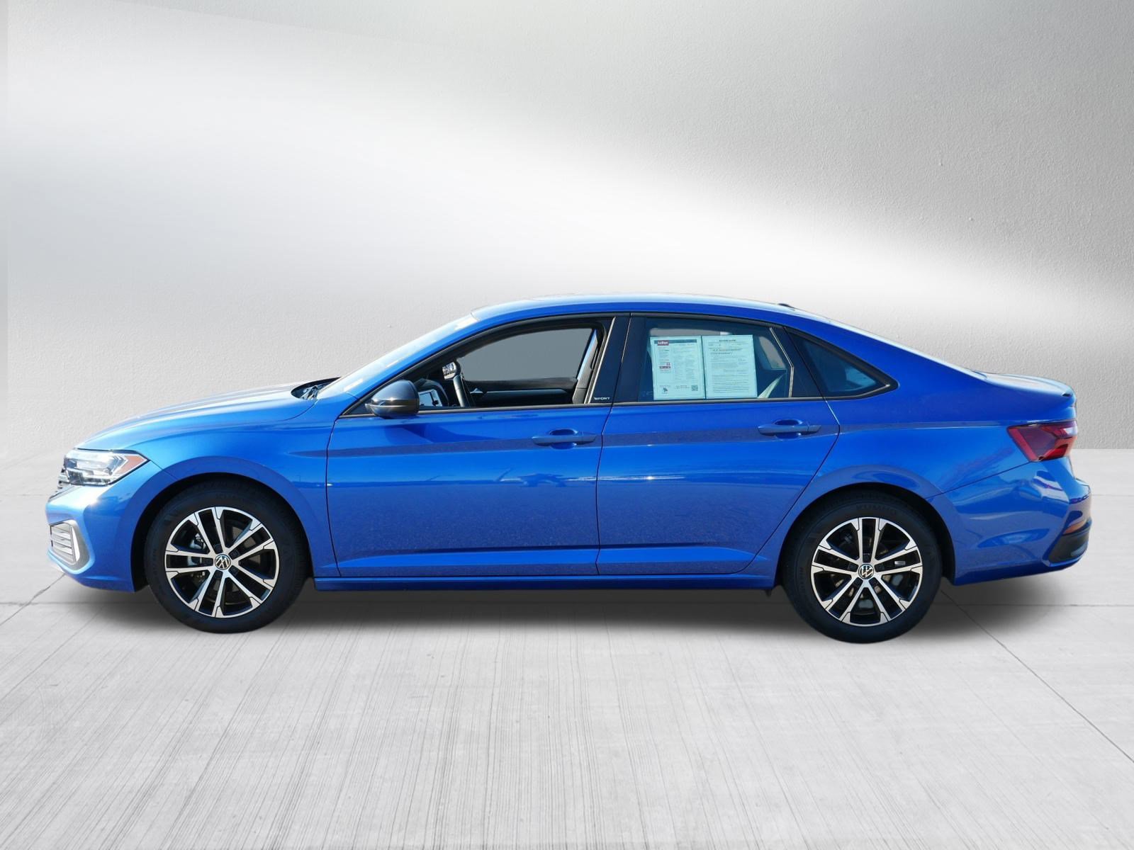 2024 Volkswagen Jetta Sport photo 4