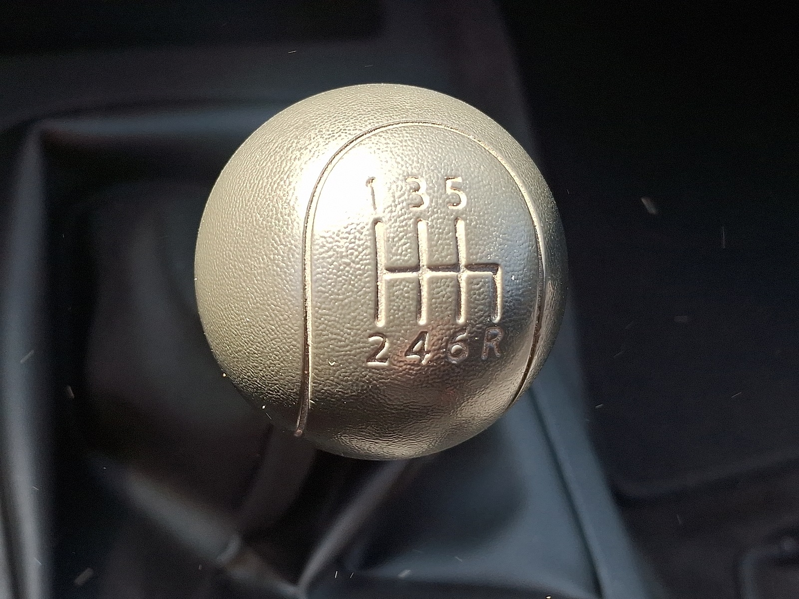 2012 Nissan Frontier SV photo 13