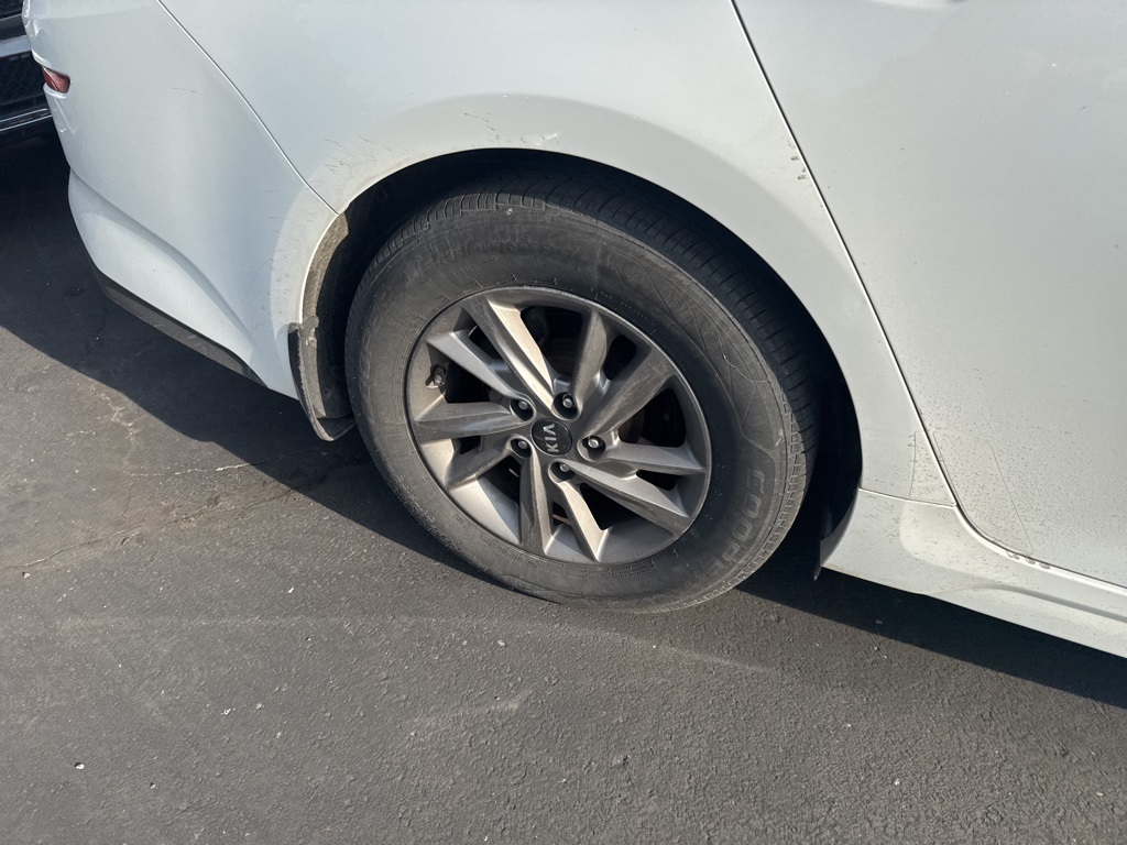 2020 Kia Optima LX photo 7