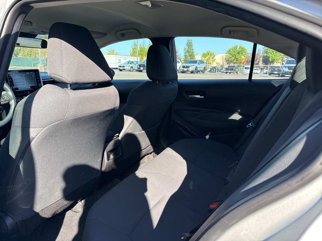 2021 Toyota Corolla LE photo 16