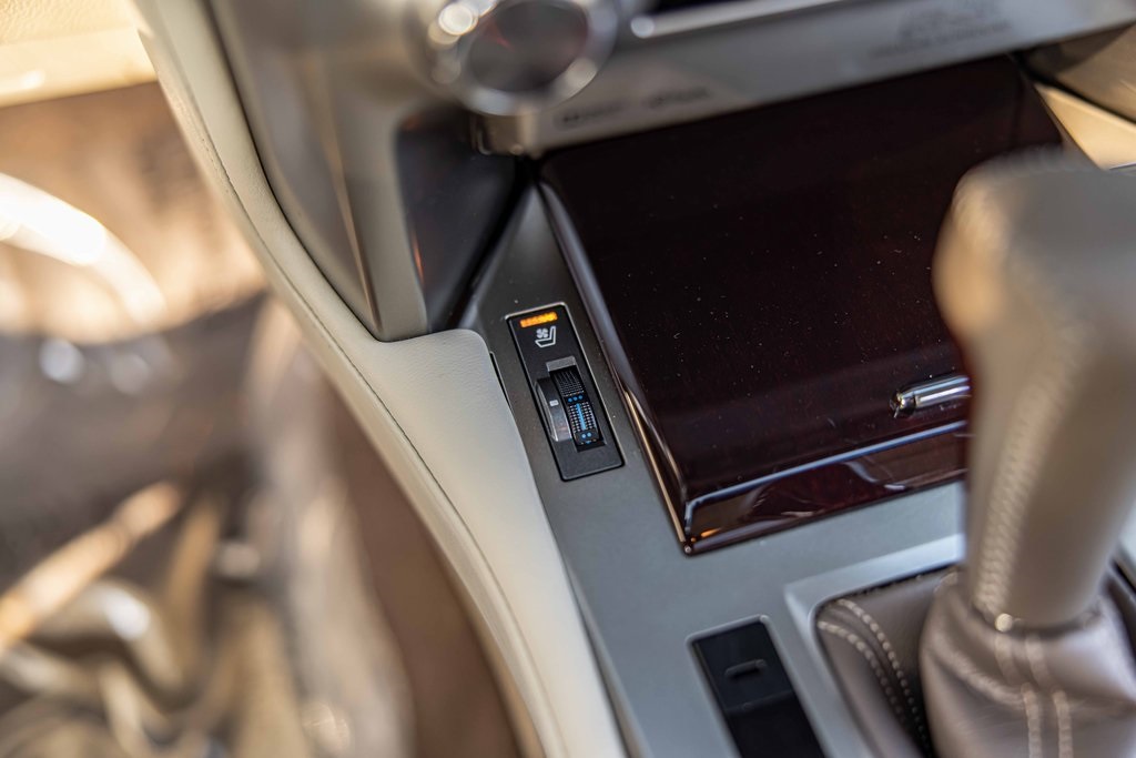 2017 LEXUS GX - Image 30