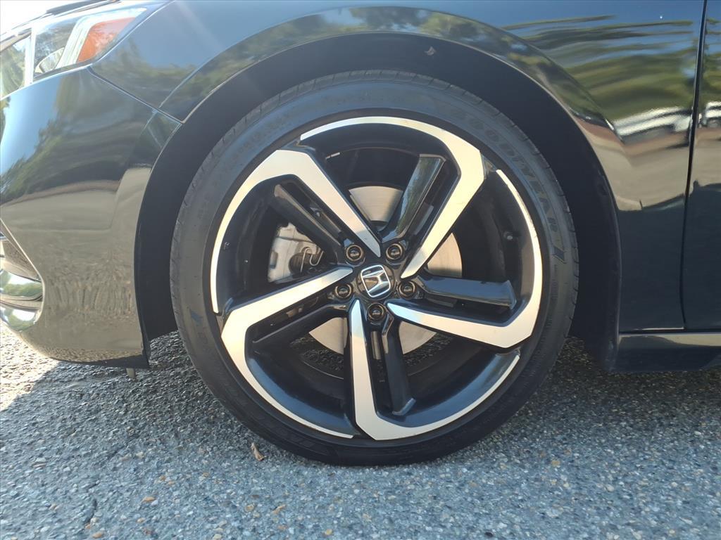 2020 Honda Accord Sport photo 4