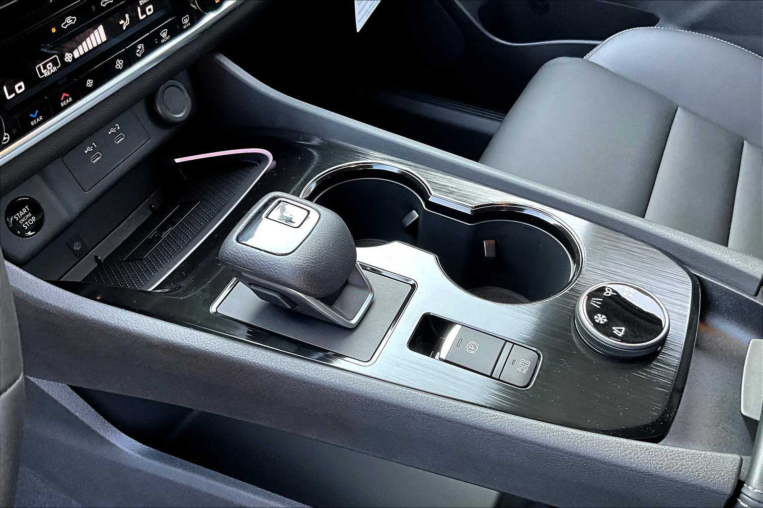 2025 Nissan Rogue SL photo 11